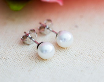 Pearl Earrings - Pearl Stud Earrings - Sterling Silver Earrings - Bridal Jewelry - Bridesmaids Earrings - Minimalist Earrings