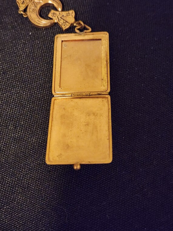 Beautiful & Unique Locket - image 4
