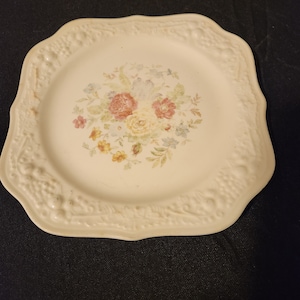 Homer Laughlin Eggshell Theme Floral Center 8&quot; Square Salad Plate