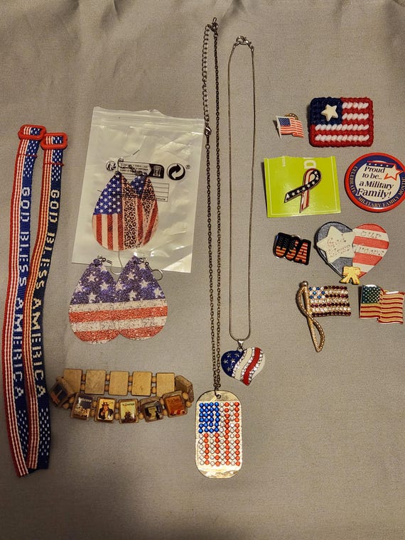 Misc Patriotic / 4th of July Jewelry – Lot of 15 pieces