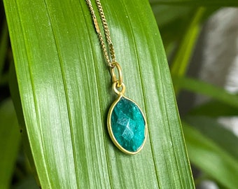 Gold plated emerald pendant | fair trade & ethical | Gemstone Necklace, Healing Stones, Green Crystal | Esoteric jewelry, gift