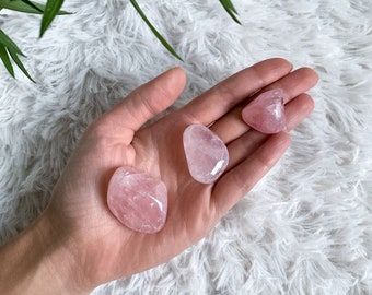 Rosenquarz Trommelstein | fair gehandelt & ethisch | Heilsteine, Edelsteine, lila Kristall | Reiki, Chakra, Esoterik, spirituelle Geschenke