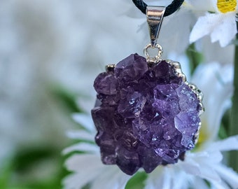 Amethyst Rohkristall Anhänger | fair gehandelt & ethisch | Lila Kristall, Edelstein Schmuck, Heilstein Kette | Esoterik Geschenk