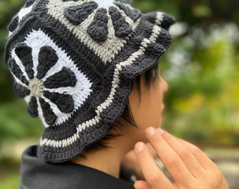 Crochet Flower Hat, Granny Square Hat, Crochet Bucket Hat, Black White Hat, Crochet Daisy Hat, Hand Knit Hat, Fisherman Hat