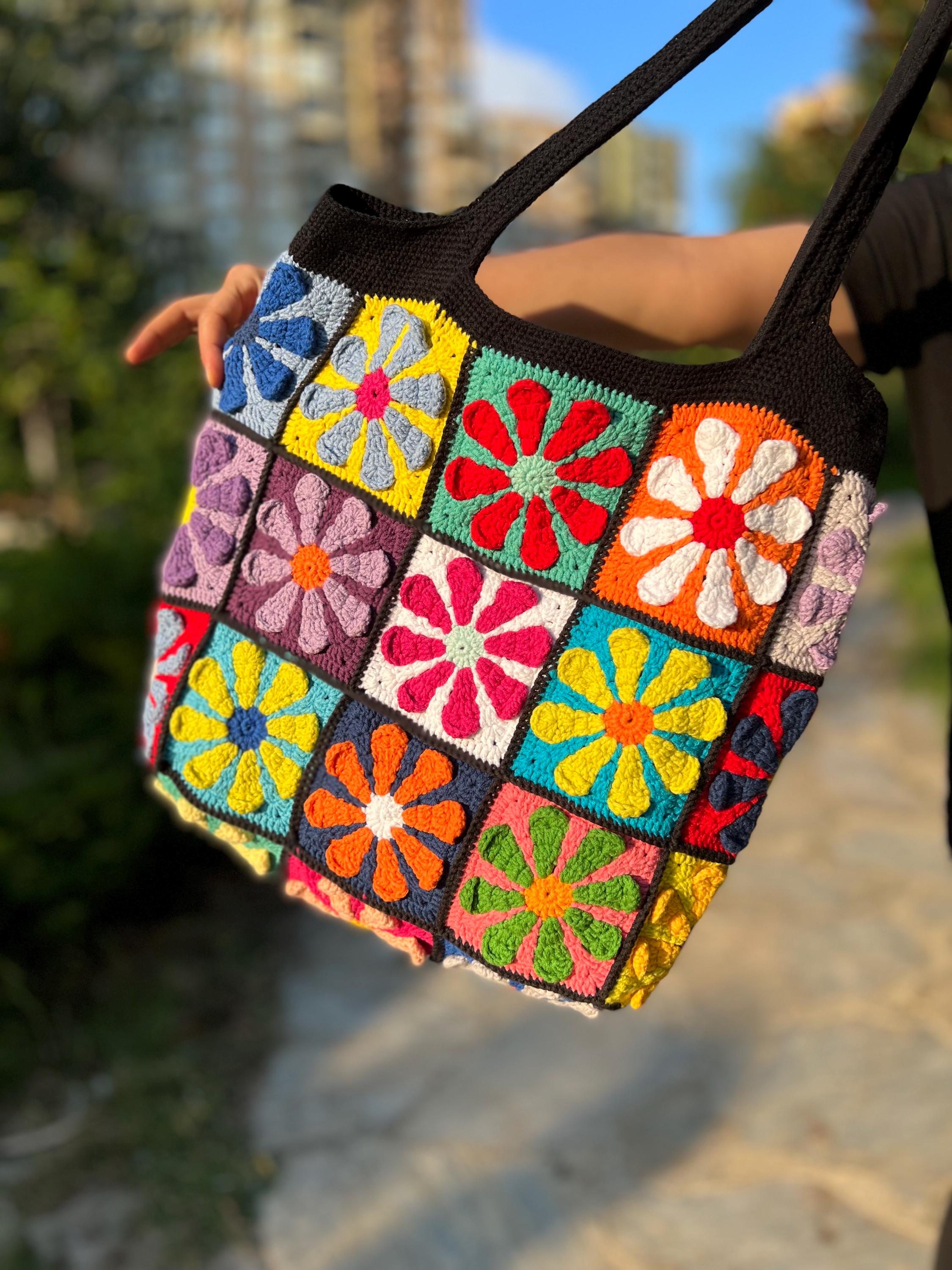かぎ針編みのカラフルな花柄バッグ、ハンドメイドのデイジートート