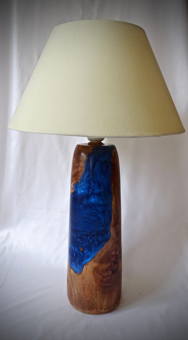 Pied de Lampe en Pommier et Résine Epoxy