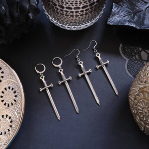 Boucles d&#39;oreilles épée - Boucles d&#39;oreilles épée hypoallergéniques en acier inoxydable - Boucles d&#39;oreilles gothiques, médiévales, tarot, viking, alternatives, goth, médiévales
