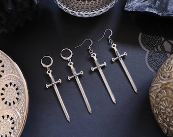 Boucles d'oreilles épée - Boucles d'oreilles épée hypoallergéniques en acier inoxydable - Boucles d'oreilles gothiques, médiévales, tarot, viking, alternatives, goth, médiévales