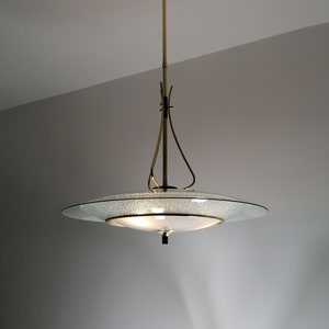 1950&#39;s Saucer-shaped chandelier attributed to Fontana Arte, with a frost-like textured glass dish.