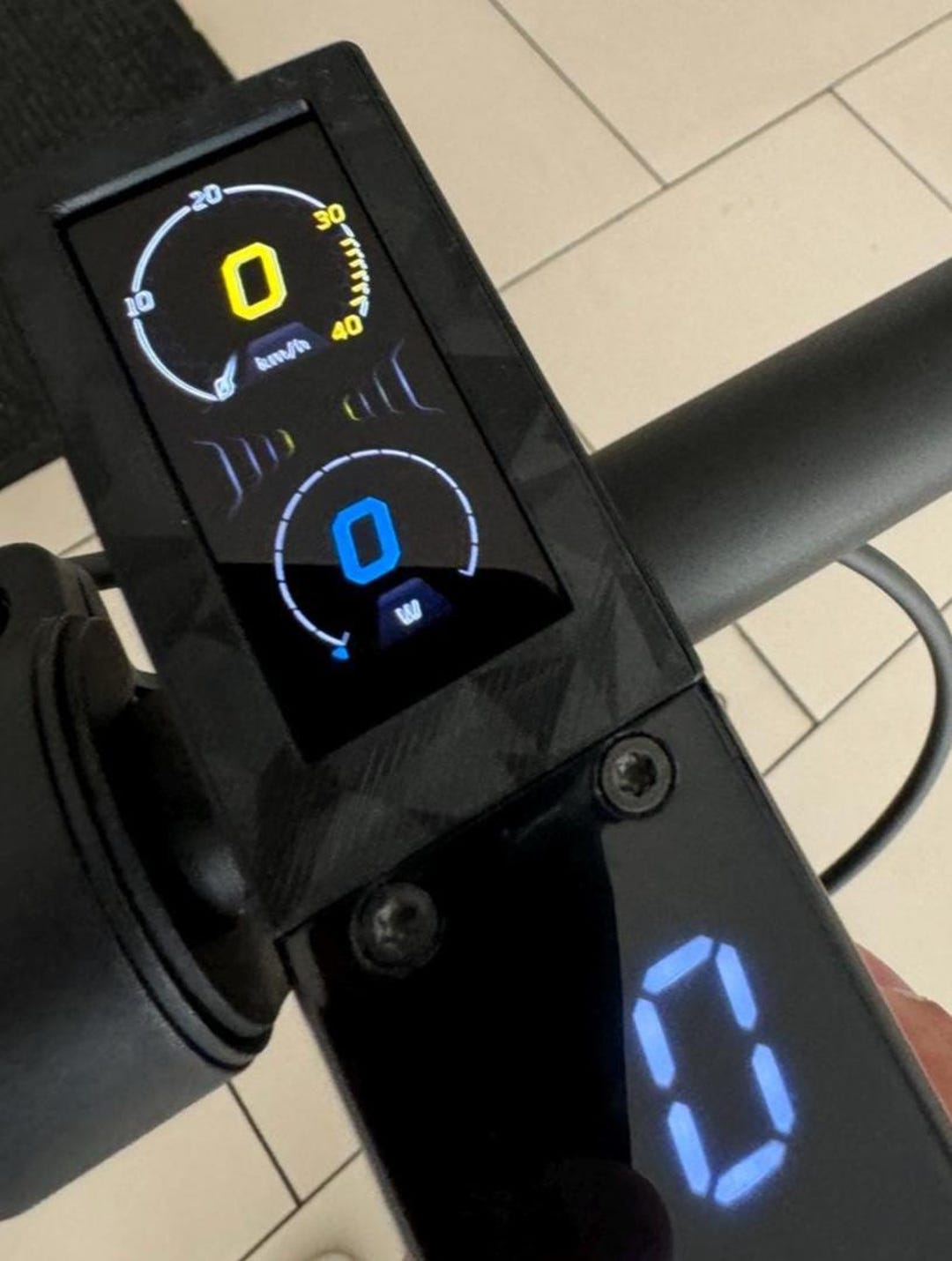 XDASH-PRO per Ninebot MAX G30 (Plug&Play, non sono necessarie