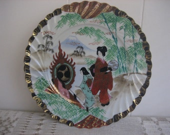 Japanese Kutani Geisha Girls Moriage Fluted Plate Hand Painted Porcelain Black Gold Rim Signed
