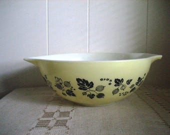 Yellow/Black Pyrex Gooseberry #444 Vintage Cinderella Mixing/Nesting Bowl, Old Pyrex Dishes