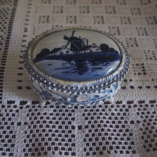 Gold Delft Trinket Dish with Lid main image 0