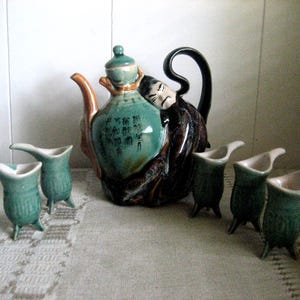 Vintage Li Bai Wine Decanter, Chinese Figural Teapot, Jiu Hu Wine Pot with 5 Handled Cups