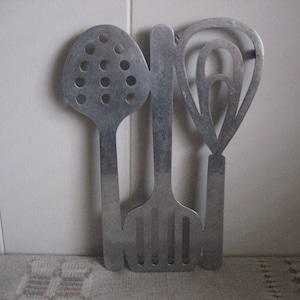 Vintage Copco Aluminum Metal Trivet, Utensil Design Footed Wall Hanging Trivet, Silver Kitchen Wall Decor, Hot Pot Holder