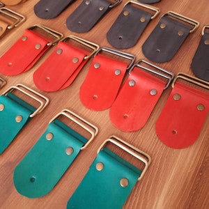Leren gitaarbandset met haken en knopen meerdere kleuren | Duurzame bevestiging voor gitaarband | Perfect cadeau voor gitaristen | Black Friday-uitverkoop