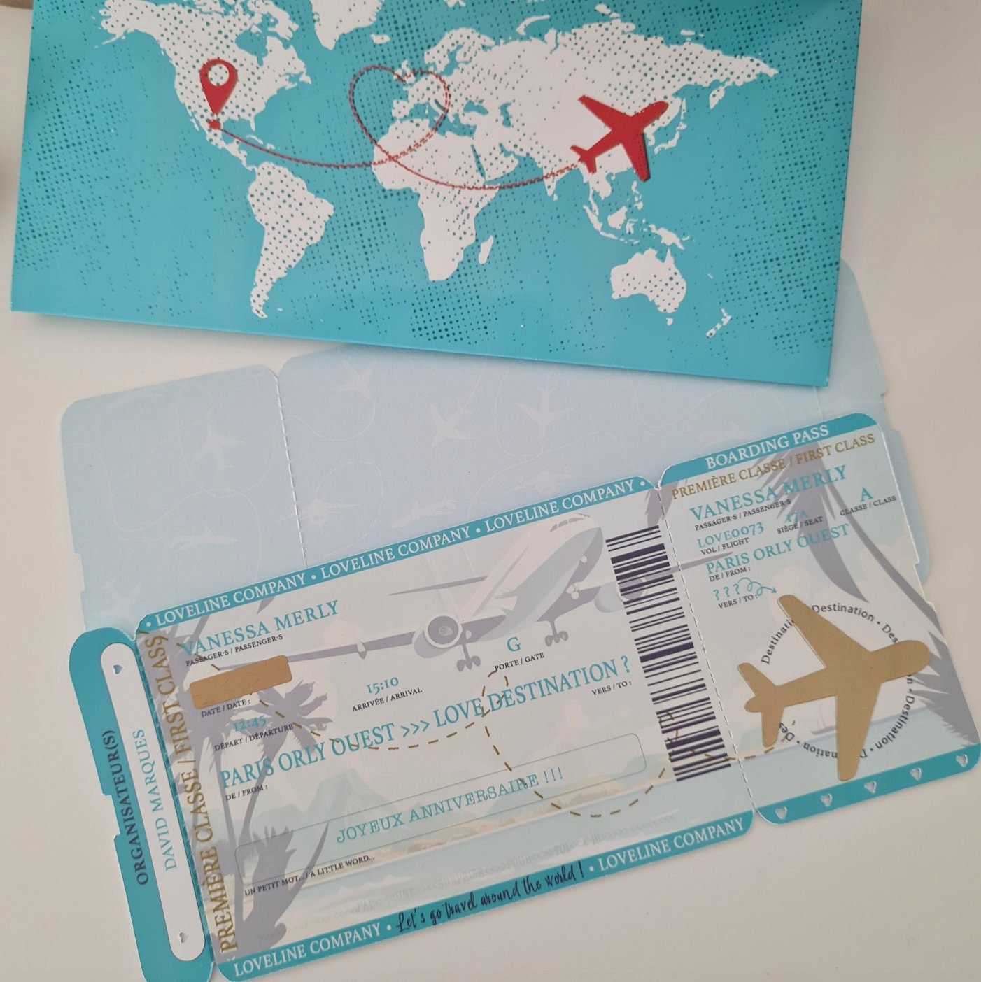 Définir Carte Et L'enveloppe. Un Billet Pour Un Passager Voyageant