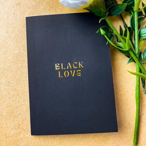 Cartão de luxo em folha preta e dourada - Black Love Valentine's Day, toque de veludo misto afro-americano diversificado