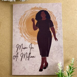 Tarjeta negra del Feliz Día de la Madre: Mamá en un millón de tarjetas de felicitación de la Reina Negra Mujer negra Magia Diversa Mamá Afroamericana Mamá Mamá Mamá