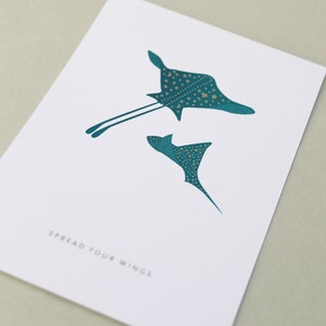 Postkarte &quot;Rochen&quot;, Risographie Türkis mit Goldveredelung
