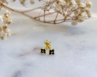 Boucles d'oreilles clous de fleurs noires, clous de fleurs, clous de zircon noir, clous de fleurs en cristal, clous de fleurs minuscules, clous de fleurs délicats, cadeaux pour elle