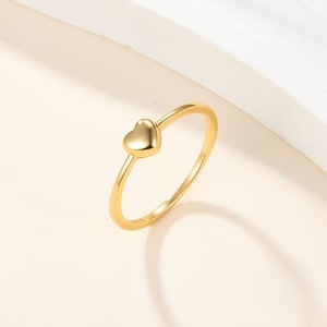 Anillo de corazón de plata esterlina bañado en oro de 14 quilates: delicado anillo minimalista