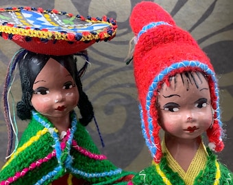 Peru - 2 lovely dolls in traditional costume - Handmade in Peru - 24 cm tall