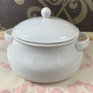 Vintage porcelain soup tureen in excellent condition - ARZBERG - Germany