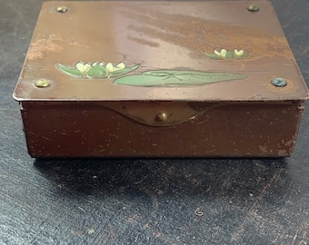 Art Nouveau copper stamp box - 20th century - Art Deco style - water lily decor