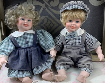 Lot de poupées des régions de France et d'autres pays - Collection