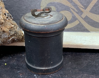 Very nice old wooden pot with lid and copper decoration