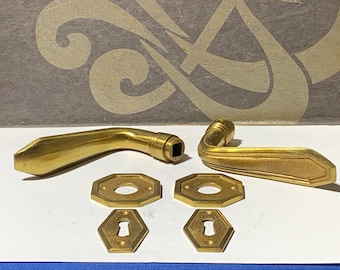 Vintage-Türgriffset aus Messing – Art-Deco-Stil – Türgriffe mit Rosetten und Schlüsselschildern – 1950er/60er Jahre