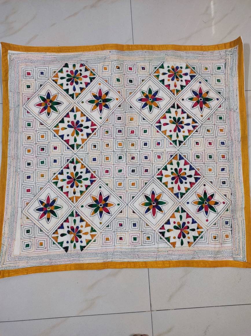 Hand Embroidered Kantha Quilts – Nifty Nest