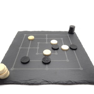 Hochwertiges Mühle Spiel aus Naturschiefer 25x25cm, Nine Men Morris Brettspiel, Strategie Familienspiel, dekoratives Schieferbrett, Geschenk