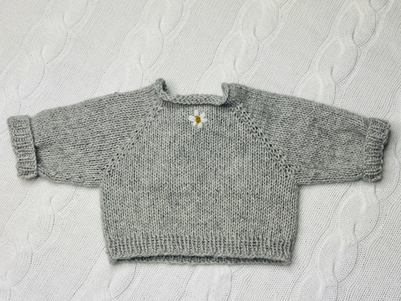 Babypullover bestickt Blumen Kind Gänseblümchen Raglan / Daisy Sweater Bild 9