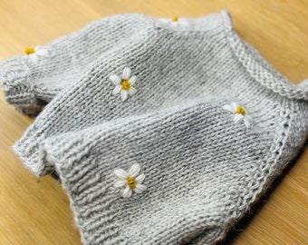 Babypullover bestickt Blumen Kind Gänseblümchen Raglan / Daisy Sweater