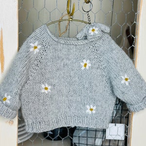 Babypullover bestickt Blumen Kind Gänseblümchen Raglan / Daisy Sweater Bild 6