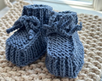 Babyschuhe gestrickt blau Geschenk Geburt Junge