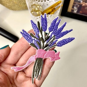 Strykmärke med lavendelbukett, märke med lavendelblommig bukett, romantisk lila blomlapp, gör-det-själv-broderi, broderad applikation, brudgåva