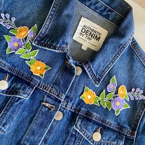 BEAUTIFUL LARGE FLOWER, iron on sew on, embroidered applique badge, floral embroidery,Floral Patch, Iron on Patch,Sewing Patch,Embroidery