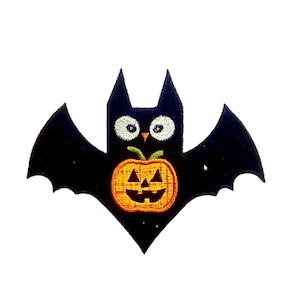 Tiny Bat Patch Funny Animal Badge Decorative Patch DIY Embroidery Embroidered Applique Bat Gift