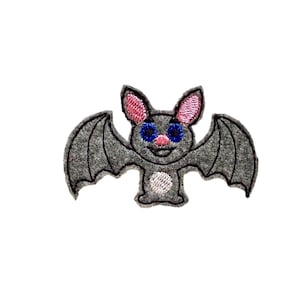 Tiny Bat Patch Funny Animal Badge Decorative Patch DIY Embroidery Embroidered Applique Bat Gift