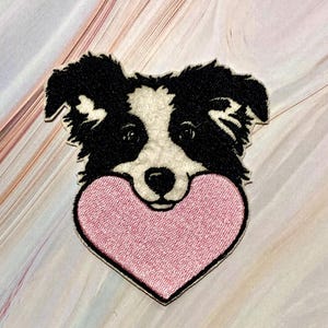 Hund mit Herz Patch, Aufnäher Hund, Hund mit Herz, Patch Aufnäher, DIY Patch, gestickte Applikation, Geschenk für Hundeliebhaber
