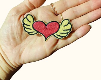 Parche de corazón alado de Cupido de Hierro, insignia de corazón rojo, insignia de chica de los 90, bordado DIY, aplique de corazón bordado, regalo de cultura pop