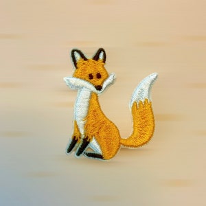 Toppa a forma di volpe intrecciata, accessorio a forma di animale della foresta, piccolo regalo per gli amanti della volpe rossa, per vestiti, borse, cappelli e altro ancora.