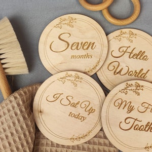 Lot de 22 cartes et disques en bois pour bébé – pour l'âge de bébé, les premiers jalons, les moments, les événements et les réalisations comme le premier Noël.