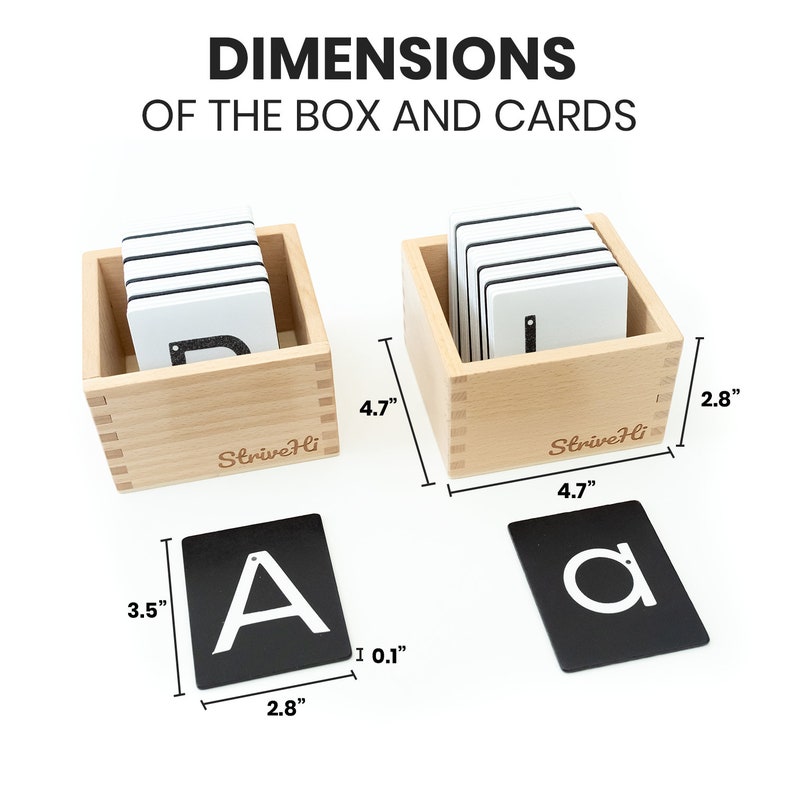 Puede incluir: Dos cajas de madera con el texto "StriveHi" impreso en ellas, cada una contiene un juego de tarjetas de alfabeto blancas. Las cajas miden 12 cm de ancho y 7 cm de alto. Dos tarjetas de alfabeto negras se muestran por separado, una con la letra "A" y la otra con la letra "a". Las tarjetas miden 9 cm de alto y 7 cm de ancho.