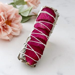 Organic White Sage & Red Rose Petals, 4&quot; Red Rose Sage Smudge Stick, Smudging Tool for Romance Spells, Positive Vibes, Love, Valentine&#39;s Day