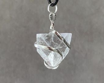 Apophyllite Necklace, Raw Apophyllite Crystal Point Necklace, Apophyllite Pendant, Apophyllite Wire Wrap Pendant, Apophyllite Point Pendant