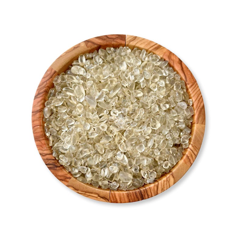 Chips de cristal de cuarzo limón / Mini chips de piedras preciosas pulidas para orgón, velas, artesanías, joyería y arte. imagen 1